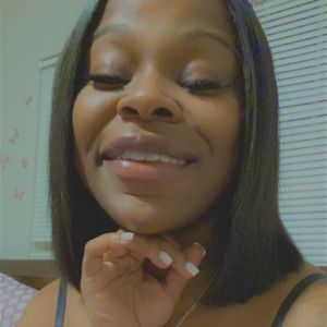 Meet your Posher, Monique